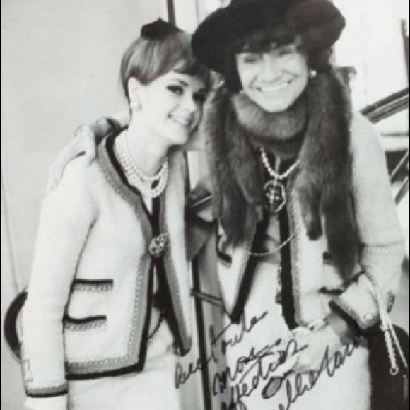 Museum Chanel 1964 Haute Couture Coco Gabrielle Ecru Tweed Gold Lion Jacket - Picture 17 of 17